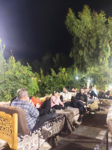عکس باغ رستوران جیران