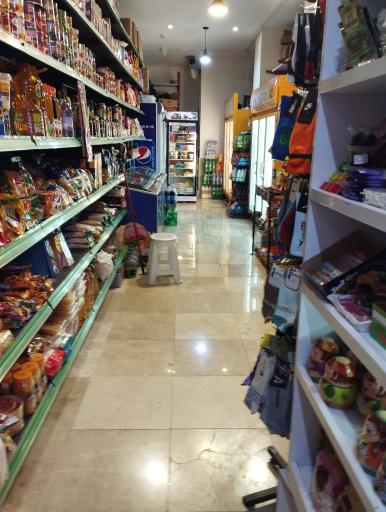 عکس سوپر مارکت توت فرنگی 