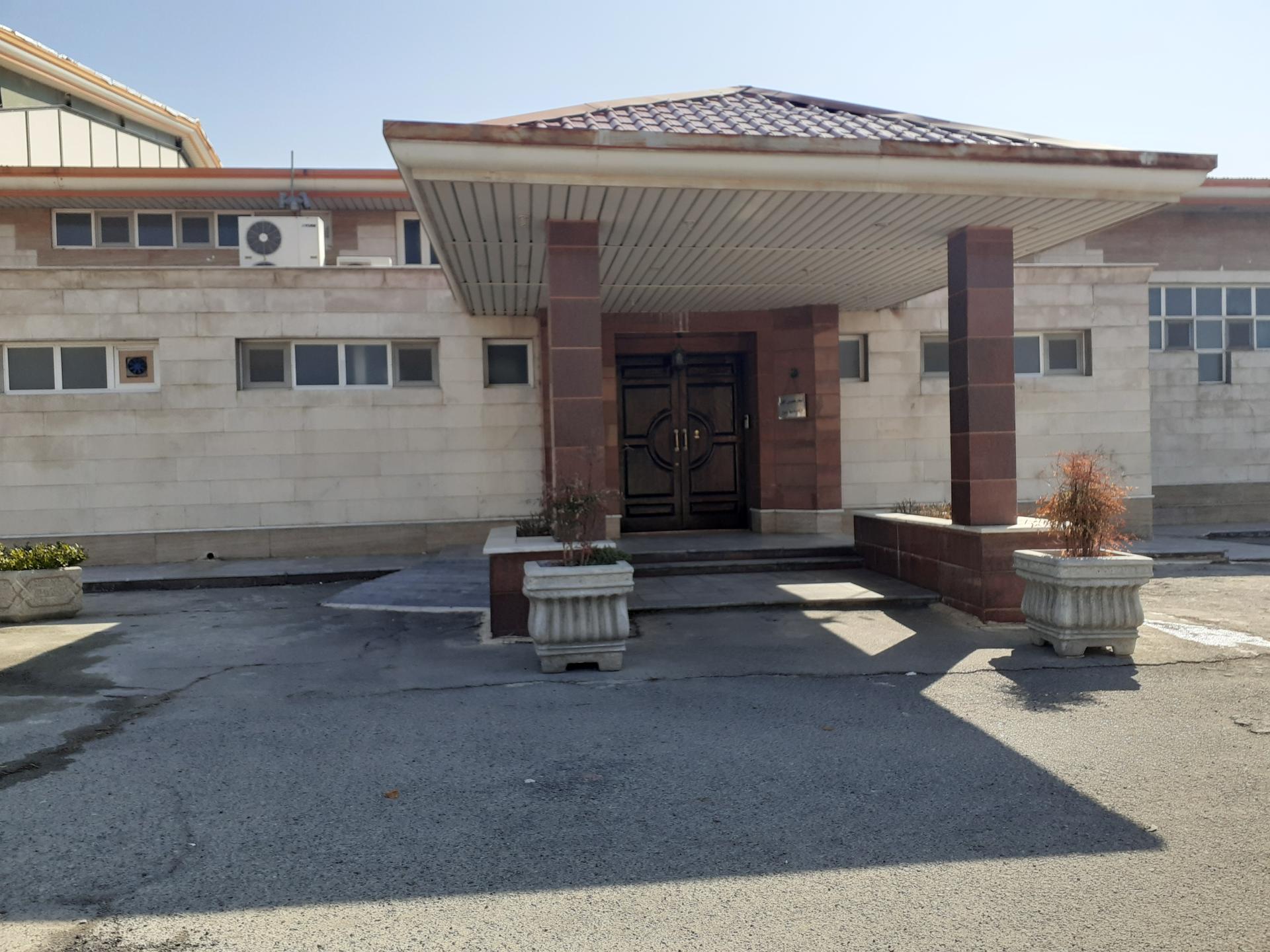 عکس استخر سرپوشیده