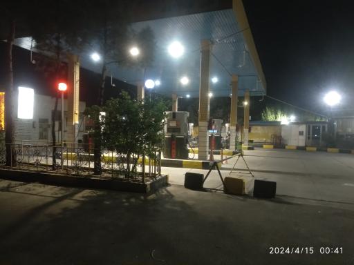 عکس جایگاه بنزین پویان