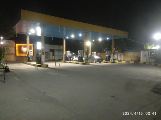 عکس جایگاه بنزین پویان