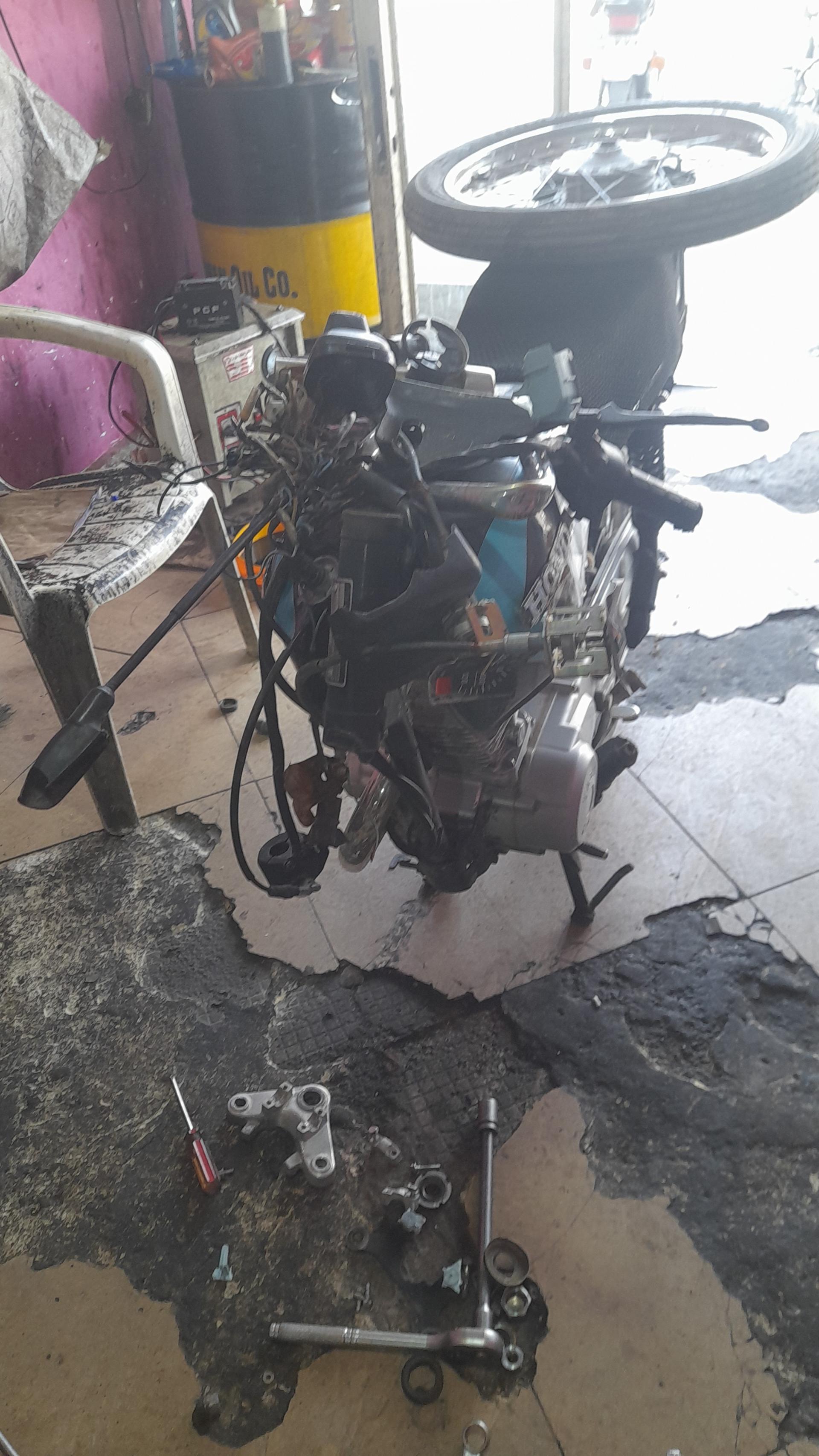 عکس تعمیرگاه فوق تخصصی موتورسیکلت های  انژکتور و کاربراتور 