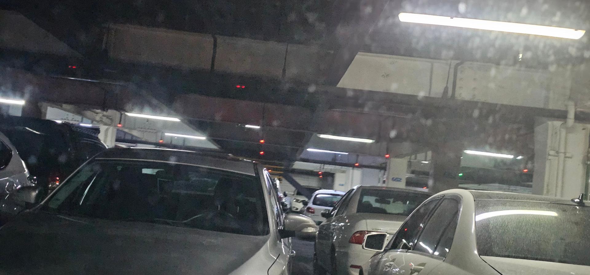 عکس پارکینگ اپال