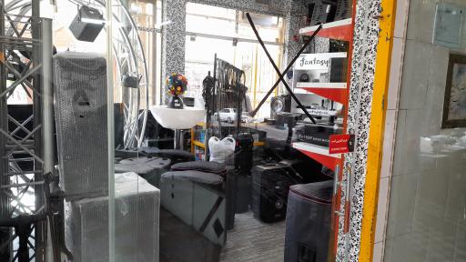 عکس فروشگاه صوت و نور موزیکلند