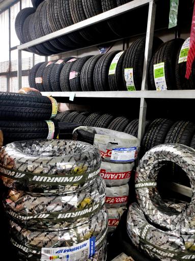 عکس فروشگاه رینگ و لاستیک بارز تایر