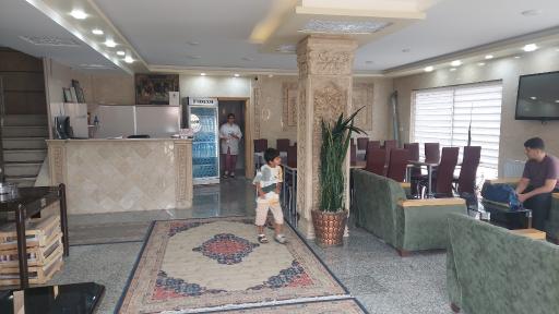 عکس هتل بیستون