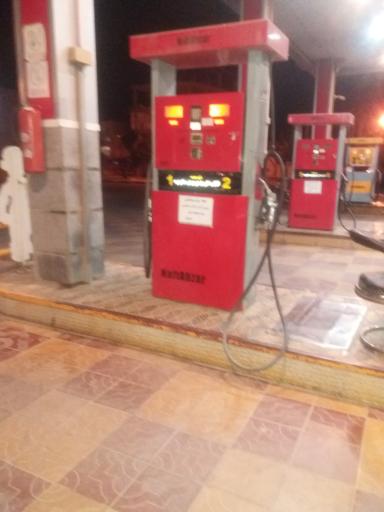 عکس پمپ بنزین