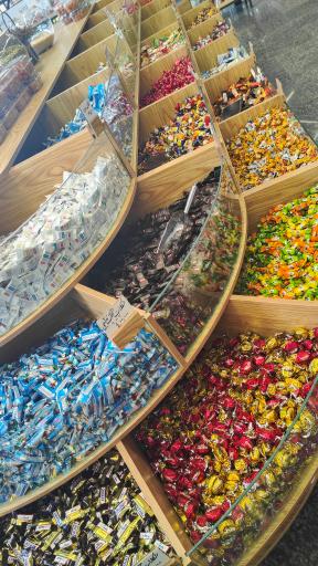 عکس قنادی بابک