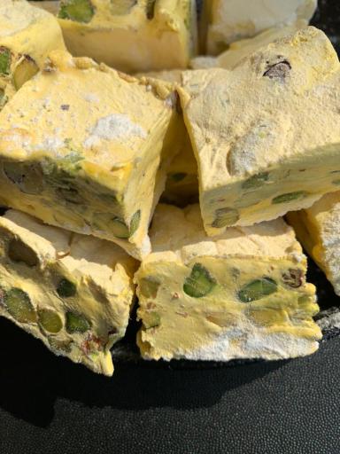 عکس گز و سوهان و باقلوا داریوش 