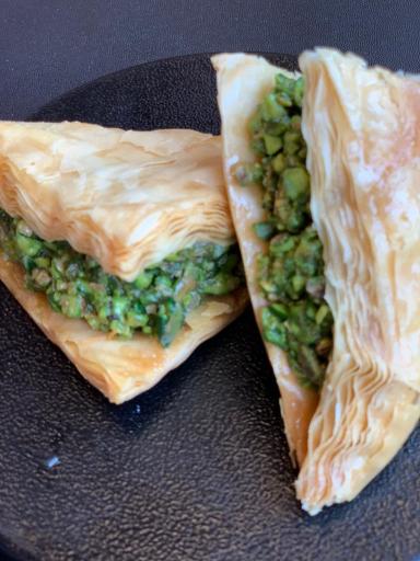 عکس گز و سوهان و باقلوا داریوش 