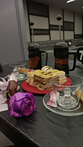 عکس قنادی بابک