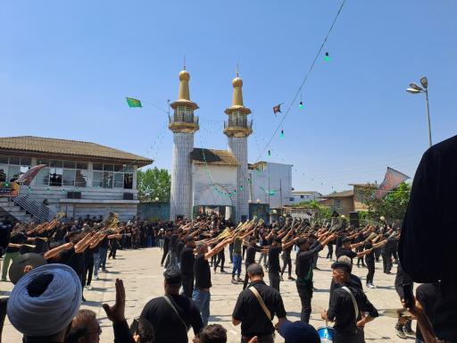 عکس حسینیه پیر علم لاریم