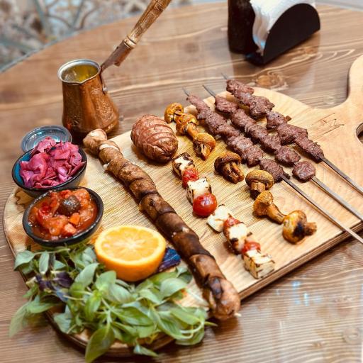 رستوران و کترینگ آزادی 