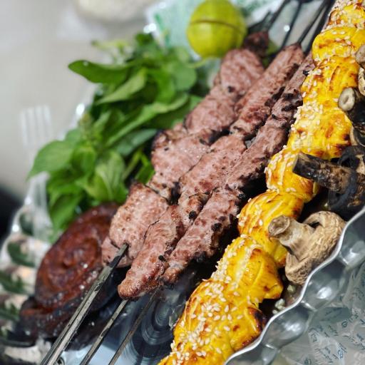 رستوران و کترینگ آزادی 