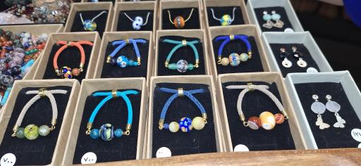 عکس شاپرک خاتون