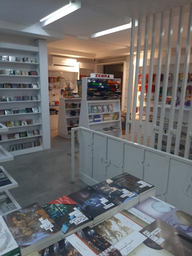 عکس کافه کتاب چشمه‌ی کارگر