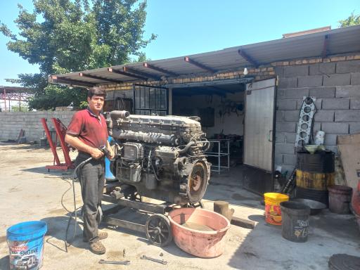 عکس تعمیرگاه اتوبوس مجید و منصور