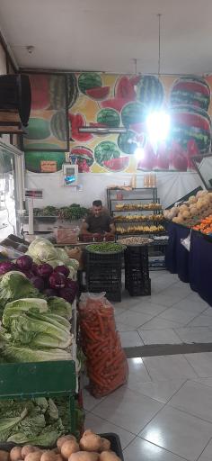عکس میوه فروشی ناصر منصوری
