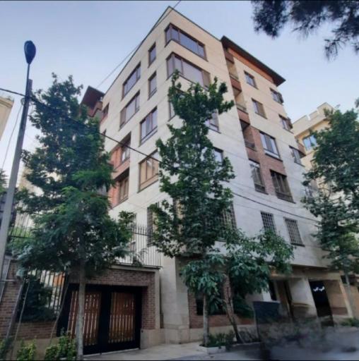 عکس ساختمان شب تاب