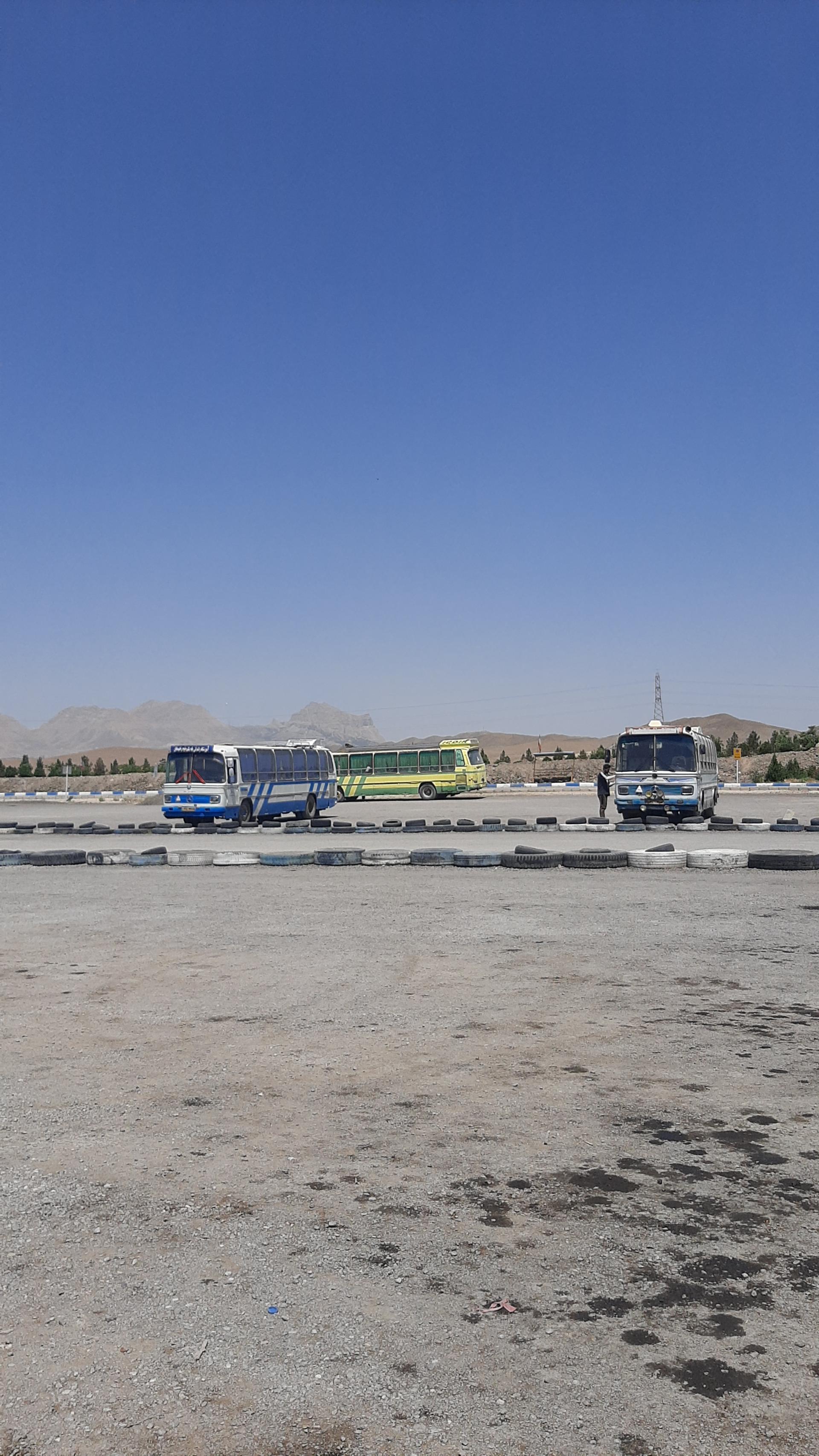 عکس آموزشگاه رانندگی پایه یک و دو راهپیمایان