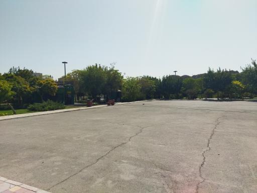 عکس پارکینگ بوستان شهید آوینی