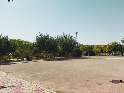 عکس پارکینگ بوستان شهید آوینی