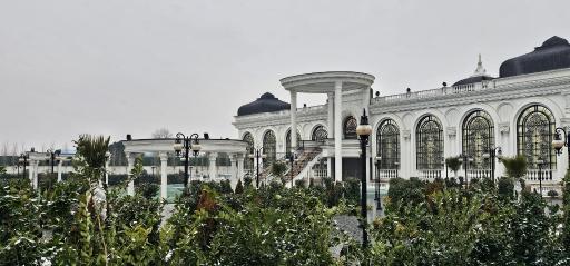 عکس عمارت سوین پالاس