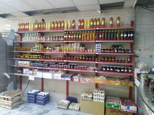 عکس لبنیات و بستنی سنتی مزرعه