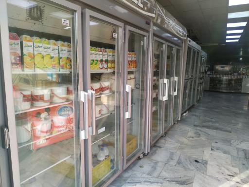 عکس لبنیات و بستنی سنتی مزرعه