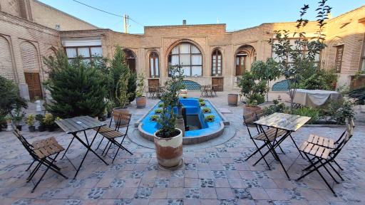 عکس هتل سنتی ارغوان