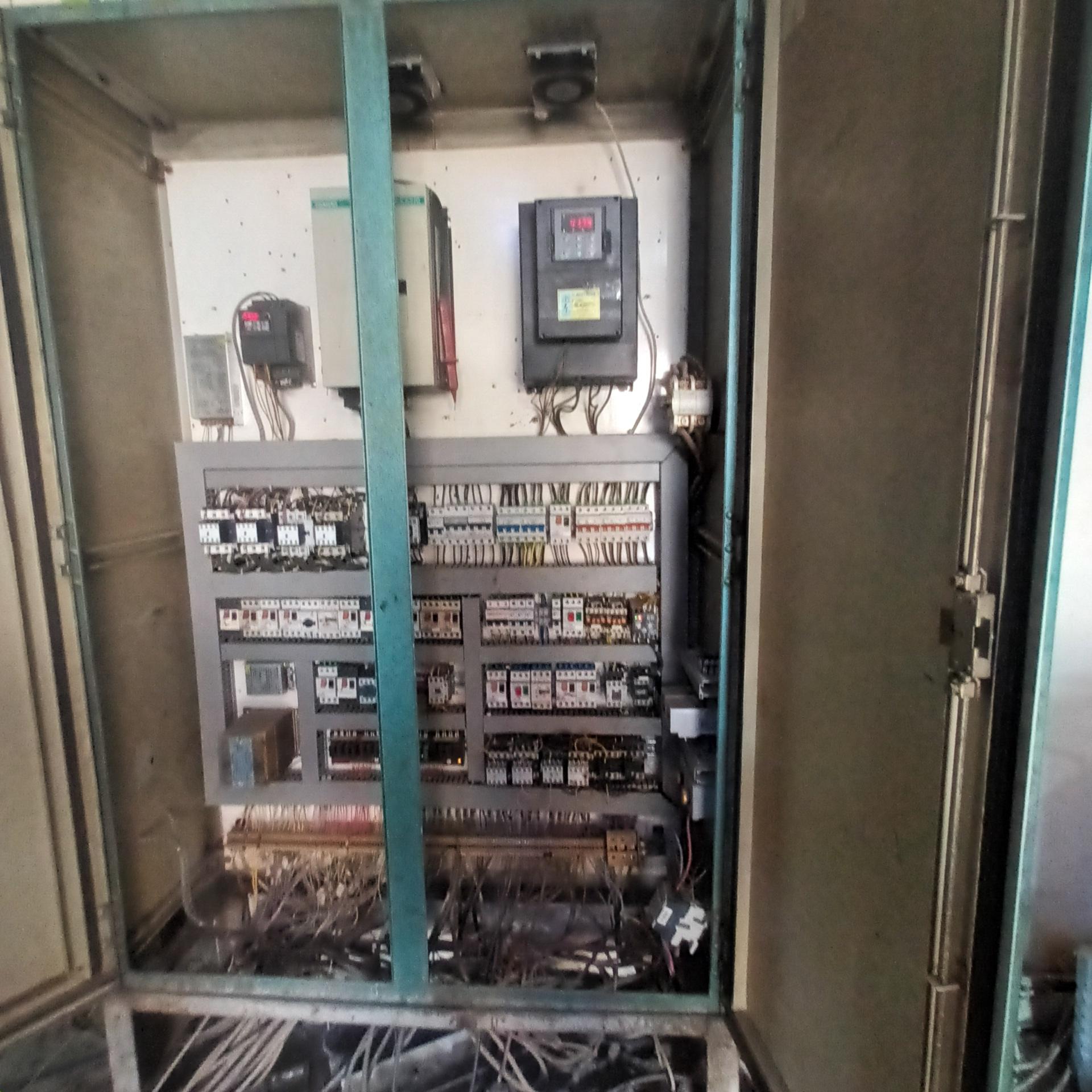 عکس تعمیرات برق و تابلو برق صنعتی در شرکت مهندسی برق آزما سیف 