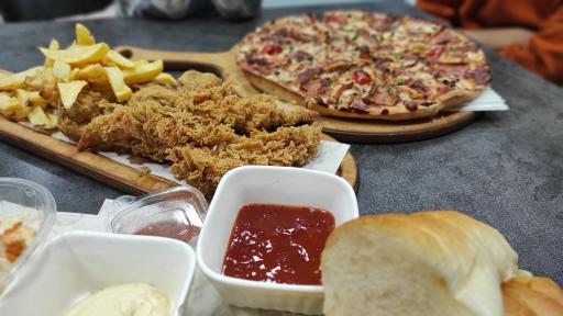 عکس پیتزا جان