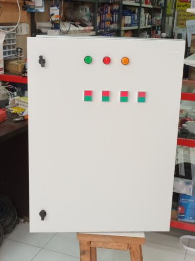 عکس تعمیرات برق و تابلو برق صنعتی در شرکت مهندسی برق آزما سیف 