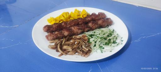 عکس رستوران دهکده ماهی