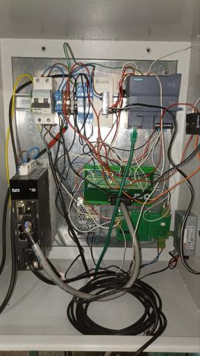 عکس تعمیرات برق و تابلو برق صنعتی در شرکت مهندسی برق آزما سیف 