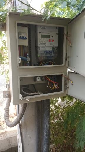 عکس تعمیرات برق و تابلو برق صنعتی در شرکت مهندسی برق آزما سیف 