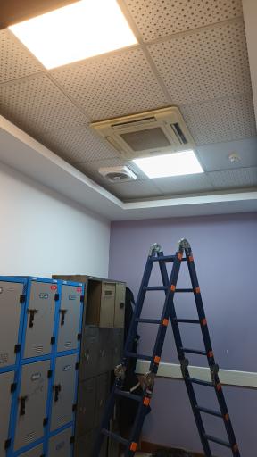 عکس تعمیرات برق و تابلو برق صنعتی در شرکت مهندسی برق آزما سیف 