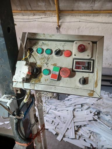 عکس تعمیرات برق و تابلو برق صنعتی در شرکت مهندسی برق آزما سیف 