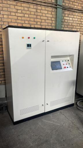 عکس تعمیرات برق و تابلو برق صنعتی در شرکت مهندسی برق آزما سیف 