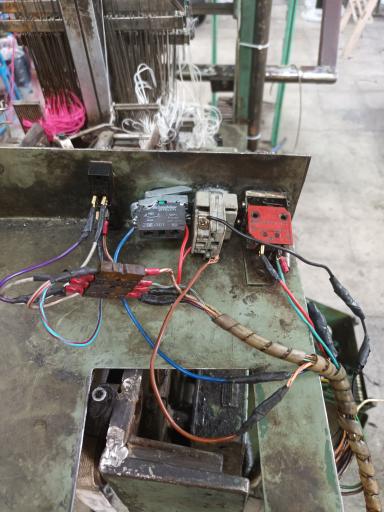 عکس تعمیرات برق و تابلو برق صنعتی در شرکت مهندسی برق آزما سیف 