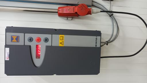 عکس تعمیرات برق و تابلو برق صنعتی در شرکت مهندسی برق آزما سیف 