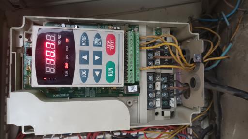 عکس تعمیرات برق و تابلو برق صنعتی در شرکت مهندسی برق آزما سیف 