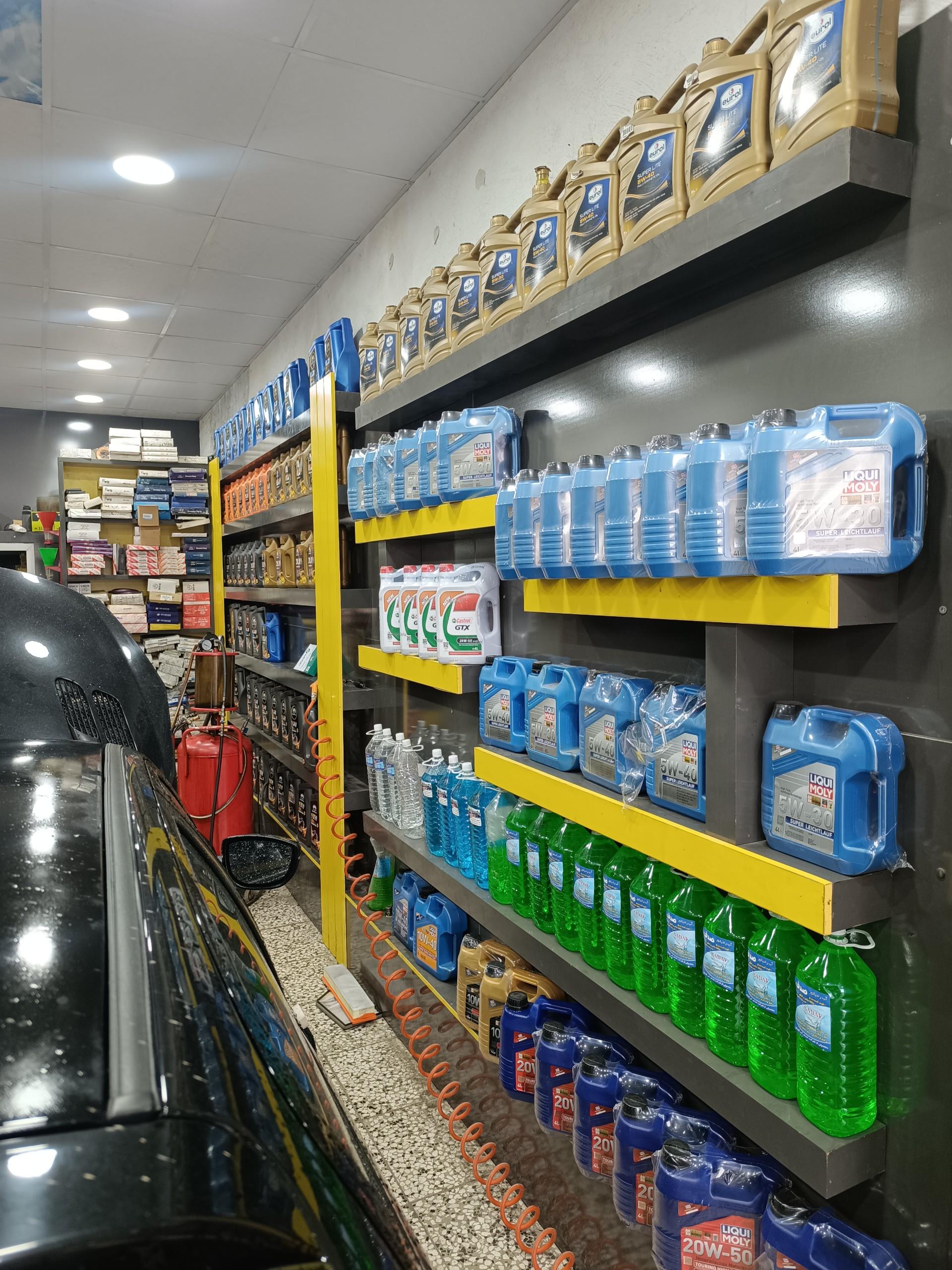 عکس تعویض روغن رسول 