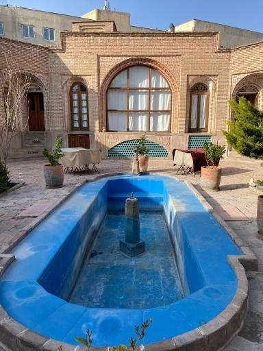 عکس هتل سنتی ارغوان