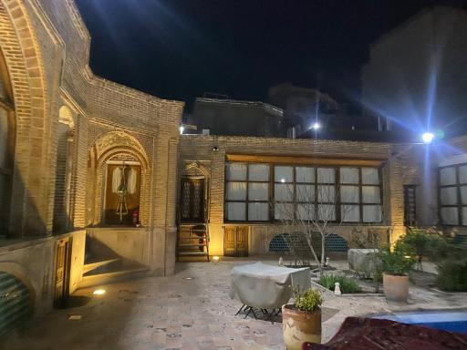 عکس هتل سنتی ارغوان