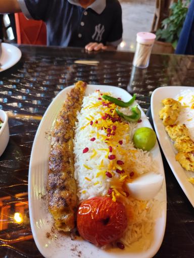 عکس کافه رستوران دل