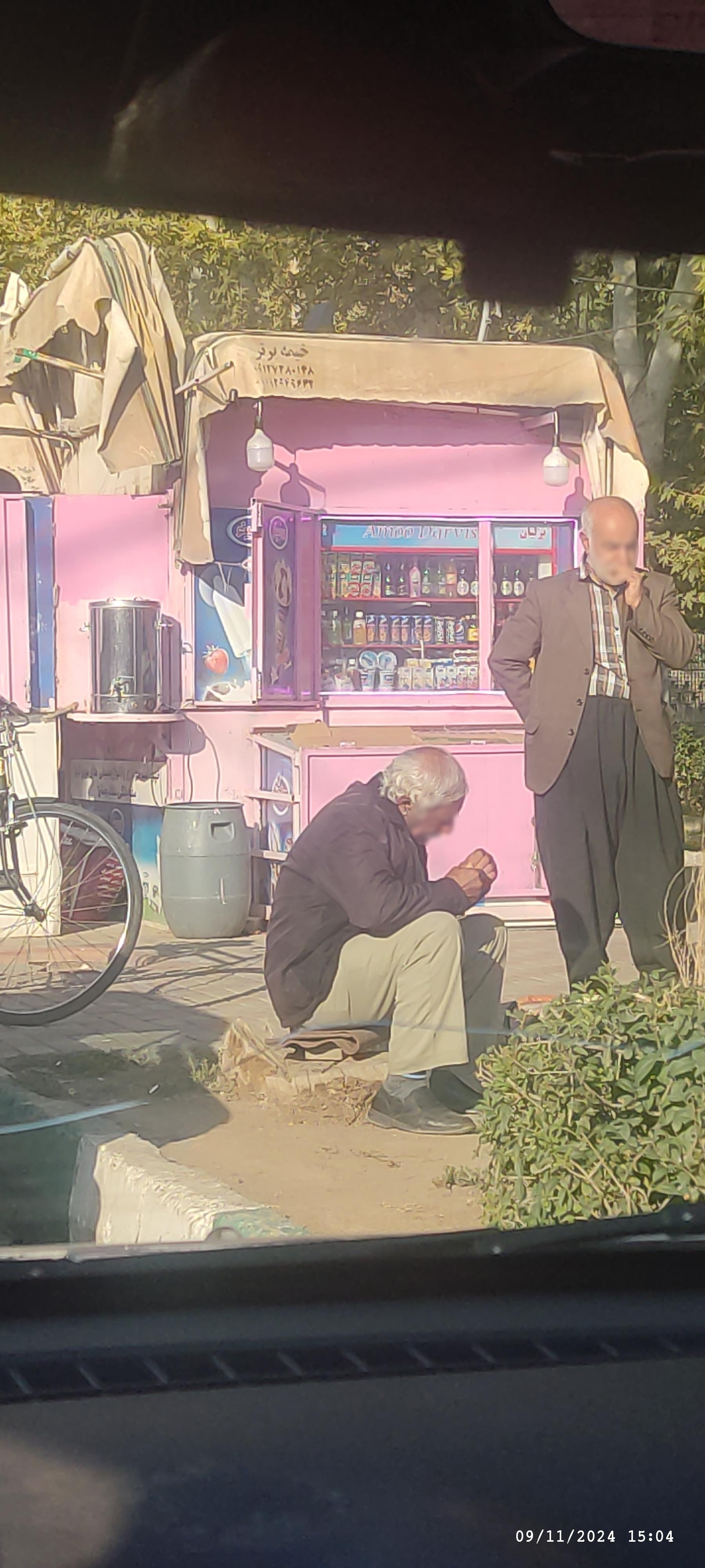 عکس دکه سیگار و تنقلات 