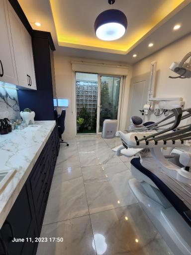 عکس دندانپزشکی دکتر امیرحمزه  طالبیان