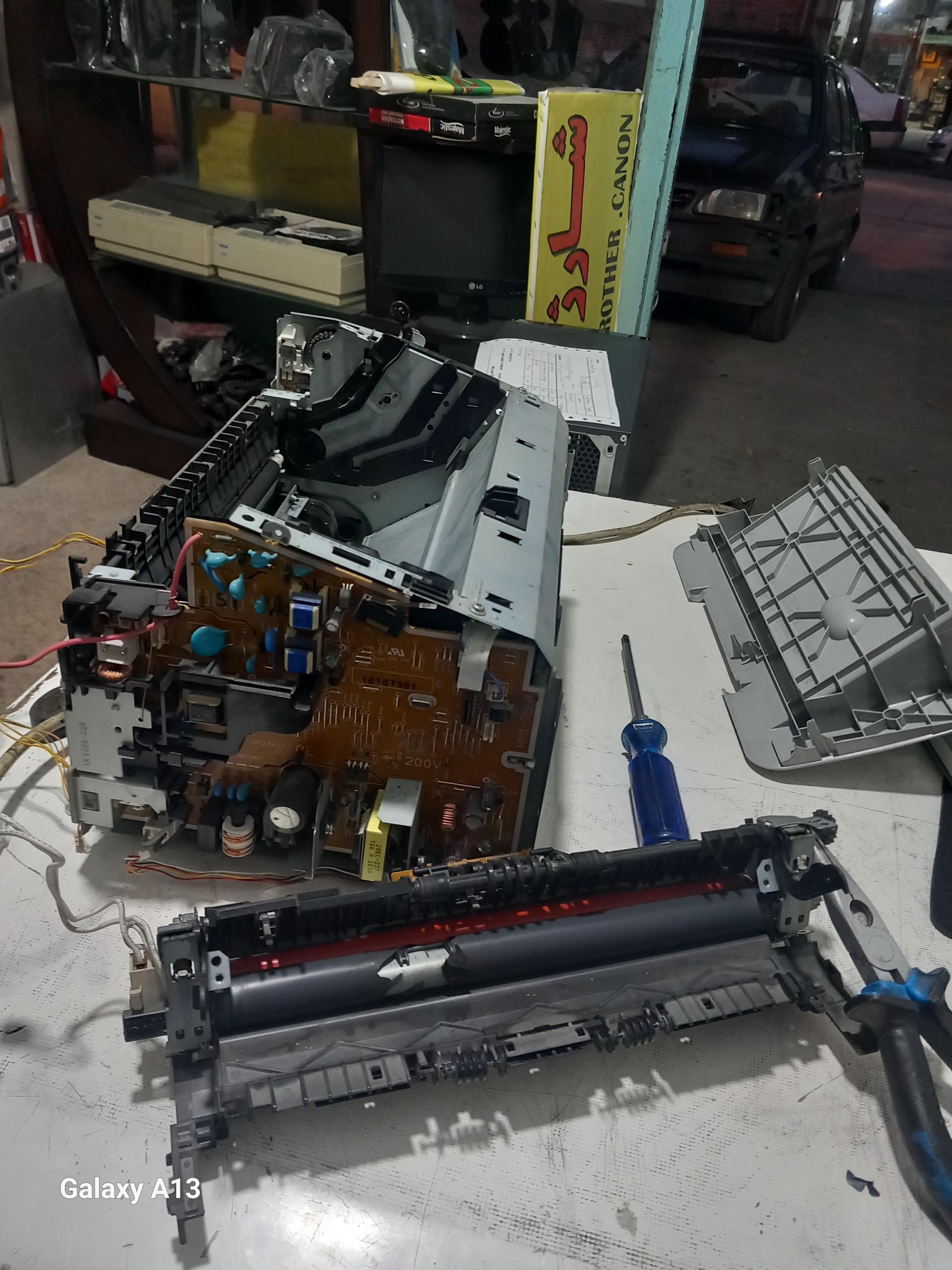 عکس کامپیوتر و ماشین‌های اداری محمودآبادی 