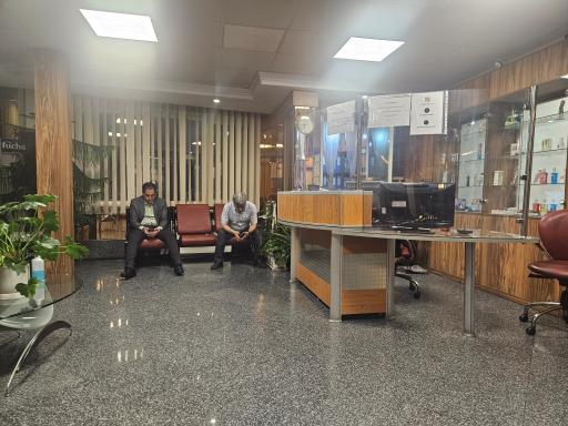 عکس دندانپزشکی دکتر عباس شاکری